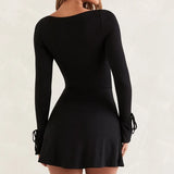 Aura Vestido Mini de Manga Larga con Escote Cuadrado en Negro
